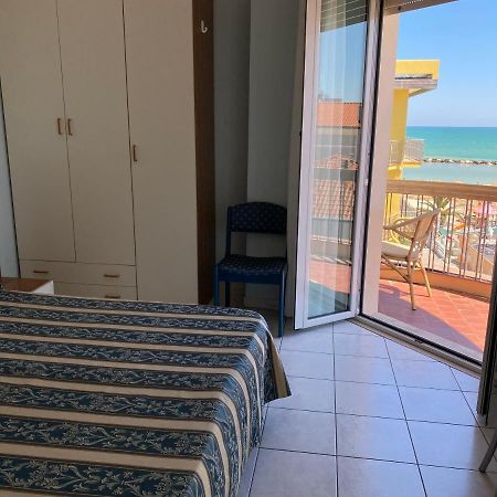 Hotel Acapulco Viserbella di Rimini Luaran gambar