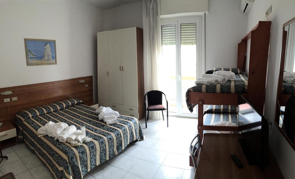 Hotel Acapulco Viserbella di Rimini Luaran gambar
