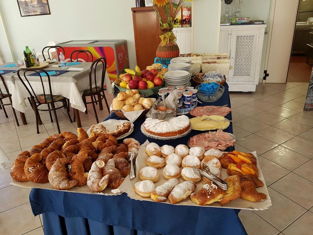 Hotel Acapulco Viserbella di Rimini Luaran gambar