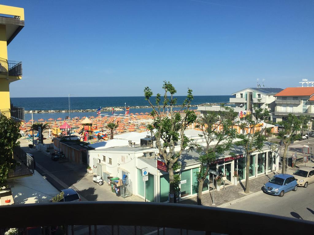 Hotel Acapulco Viserbella di Rimini Luaran gambar