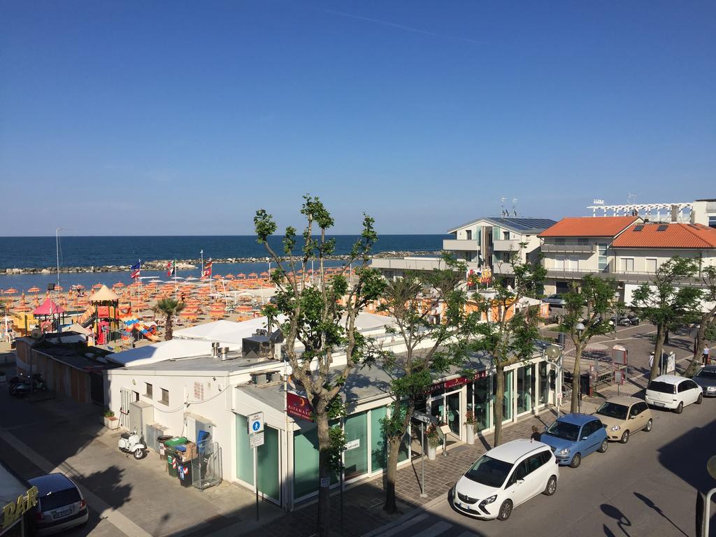 Hotel Acapulco Viserbella di Rimini Luaran gambar