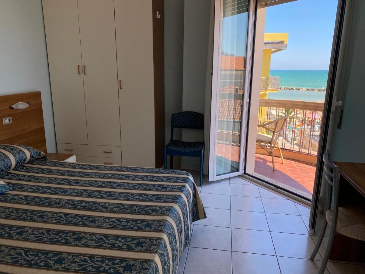 Hotel Acapulco Viserbella di Rimini Luaran gambar