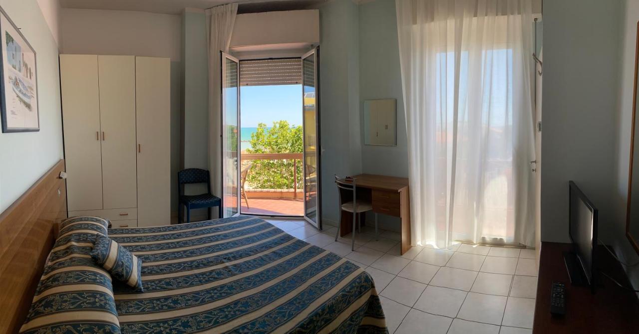 Hotel Acapulco Viserbella di Rimini Luaran gambar