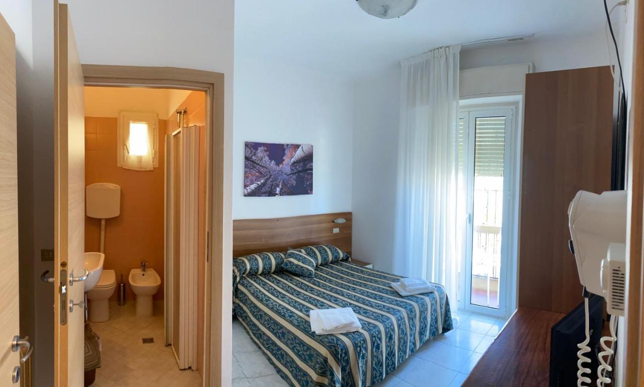 Hotel Acapulco Viserbella di Rimini Luaran gambar
