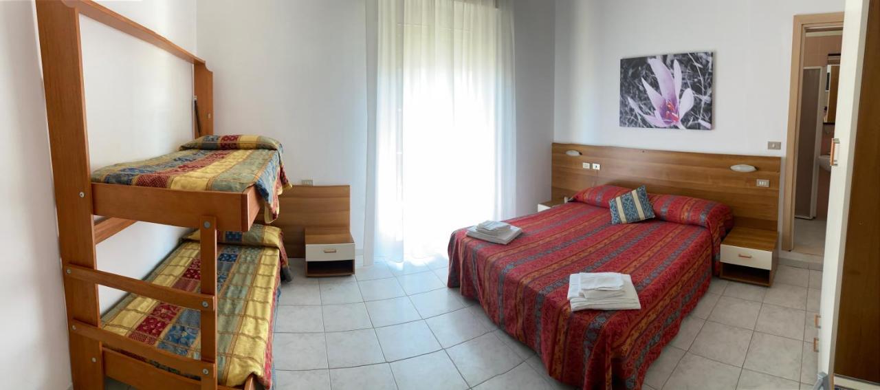 Hotel Acapulco Viserbella di Rimini Luaran gambar